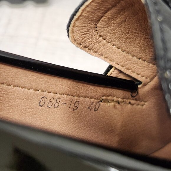 Masika Black Patent Leather Loafers with tassels, Size 40 (US 8.5) Thick-Soled - Picture 8 of 13